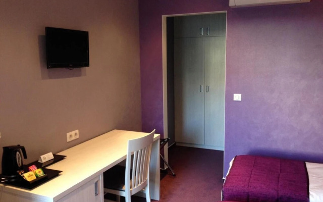 Irin Hotel