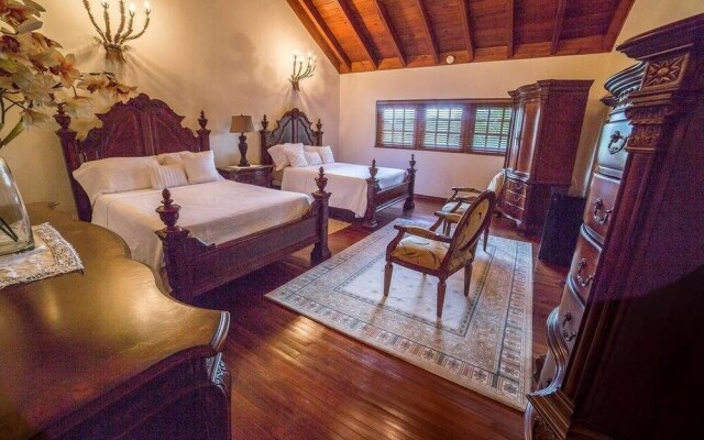 8BR 9BA Barranca Villa by ASVR