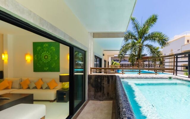 Beachfront! Luxury! 2 BR, W/ Plunge Pool. Paradise