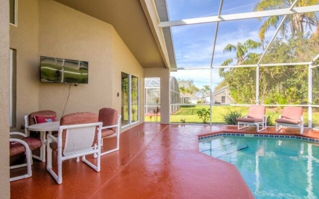 Private Pool In Golf Resort! 4 Bedroom Home by Redawning