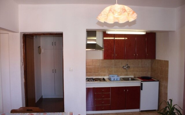 Petri - Close to the sea - A1 Crveni
