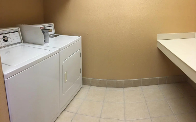 Richmond Inn & Suites-baton Rouge