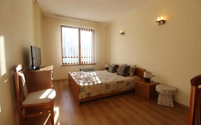 2 bedroom apartment near Gondola