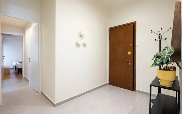 Zephyr 3-Bedroom Apartment in Athens