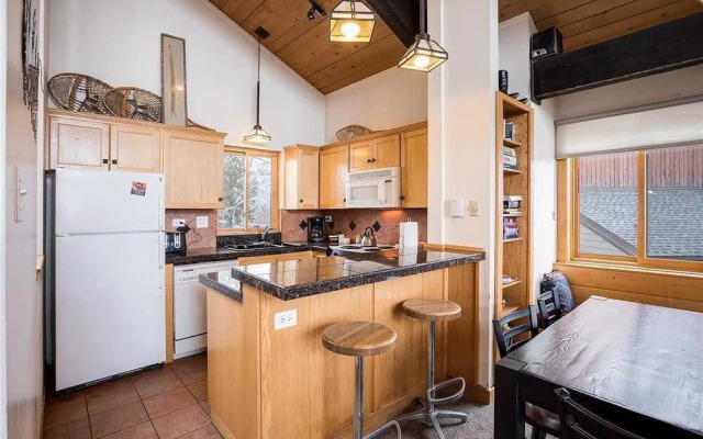 West Condominiums - W3301