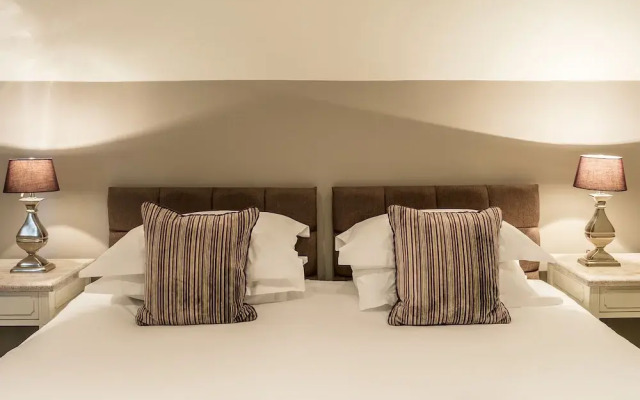 The Townhouses @ Carus Green