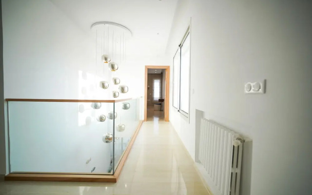Villa Apollon Seaside and Luxurious