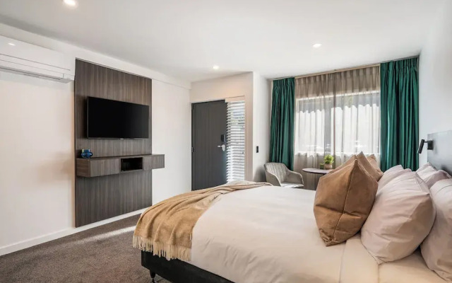Luxe Suites and Apartments