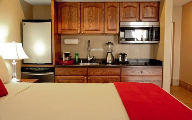 Lake Grassy Inn & Suites