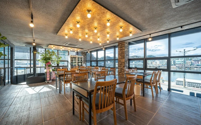 Yeongdeok Gangguhang Cloud Hotel