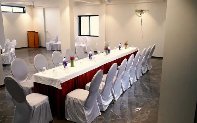 Hotel Radhika