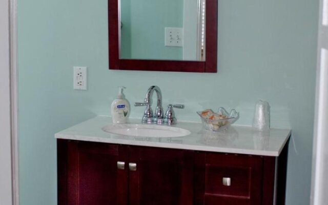 Seaport Inn