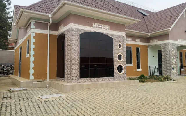 Nkole Deluxe Suites