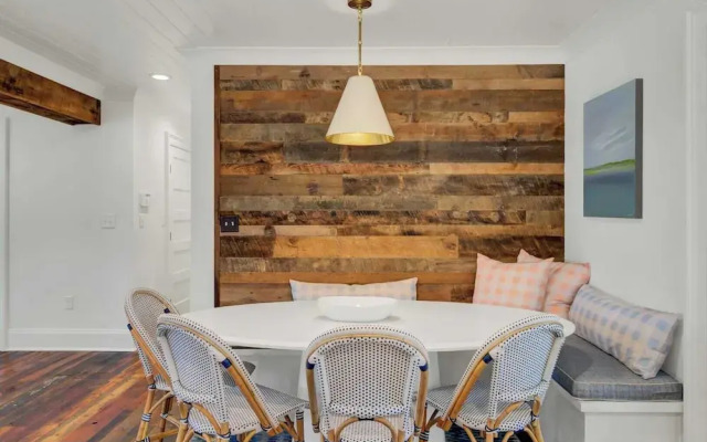 Be a Sullivans Local! 1307 Cove Avenue by Avantstay Pool + Outdoor Living