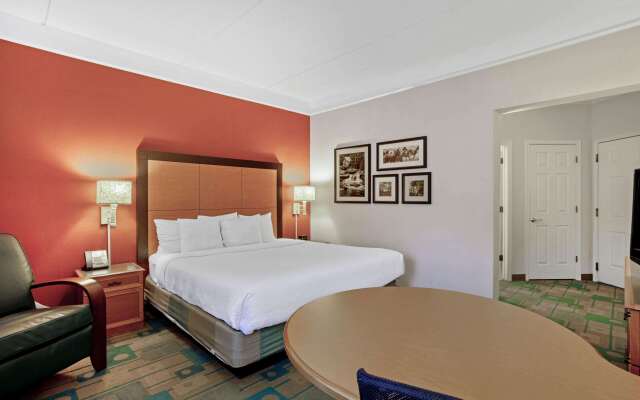 La Quinta Inn & Suites by Wyndham Winston-Salem