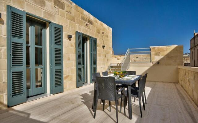 10 Strait Street Apartments