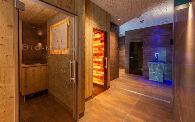 Skylodge Alpine Homes