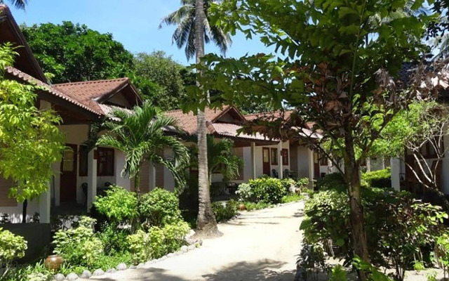 Koh Mook Charlie Beach Resort & Hotel