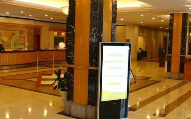 Super 8 Hotel Sanyuanli Subway Station