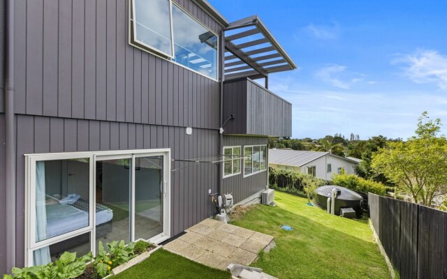 Sensational North Shore Retreat -Netflix