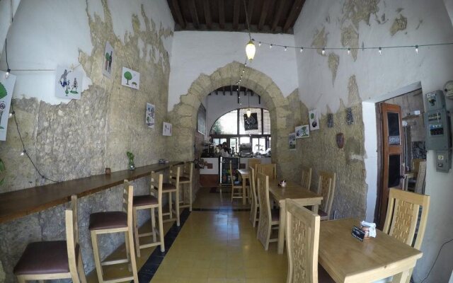 Amatle Cafe Organico & Hostel