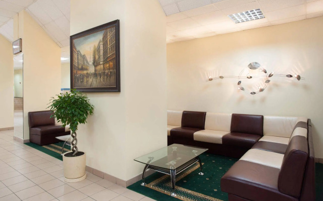 Business Tourist Hotel