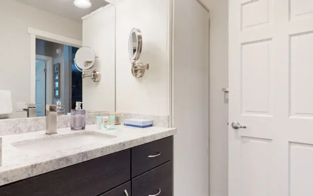 Mammoth Creek 13 1 Br Condo by RedAwning