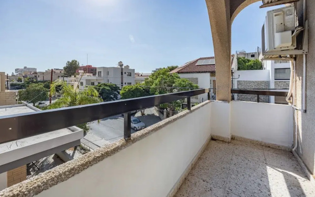 Trygoni Court - Elegant Downtown 3-bdr Apartment