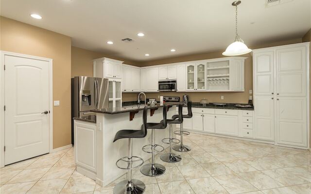 Pinnacle Vista 5 BR by Casago