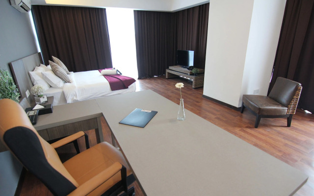 Nexus Regency Suites & Hotel