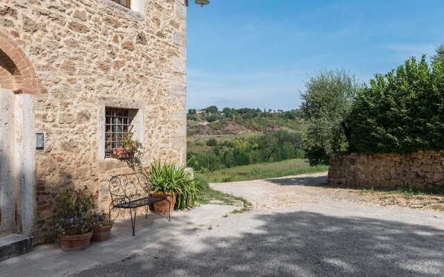 Scenic Apartment in Rapolano Terme with Swimming Pool