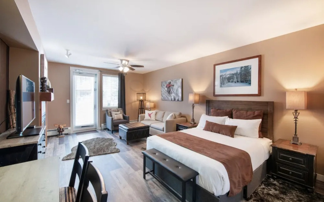 Premium Unit 4371- Fraser Crossing/founders Pointe Condo