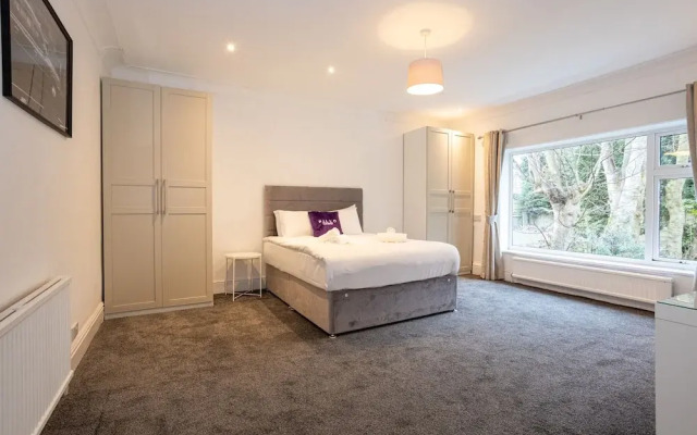 Pillo Rooms - 4BR House near Heaton Park