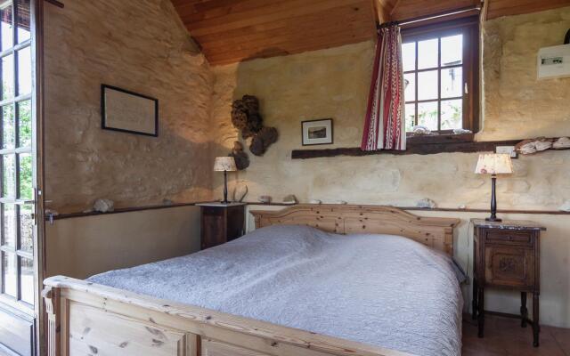 Quaint Mansion in Aquitaine estate with private garden