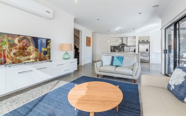 Winona ON Williams - PET Friendly - Free Wifi