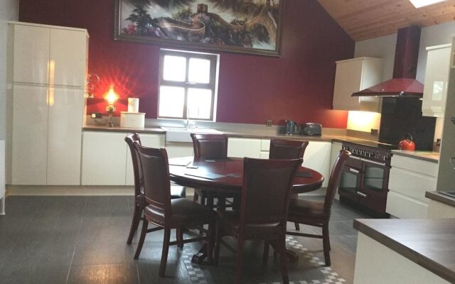 Avoca Lodge