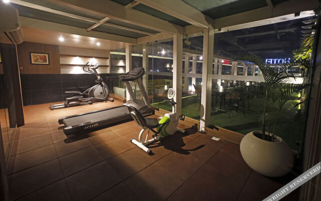 Xenious LN Courtyard Hotel