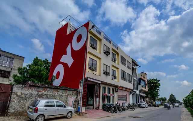 OYO 17250 Hotel Ganesham