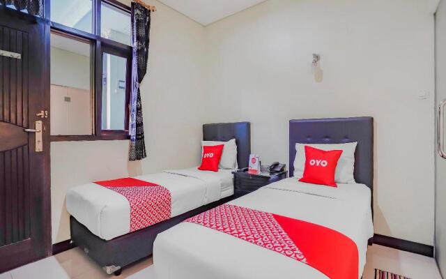 OYO 90064 Hotel Salon Fora & Cafe