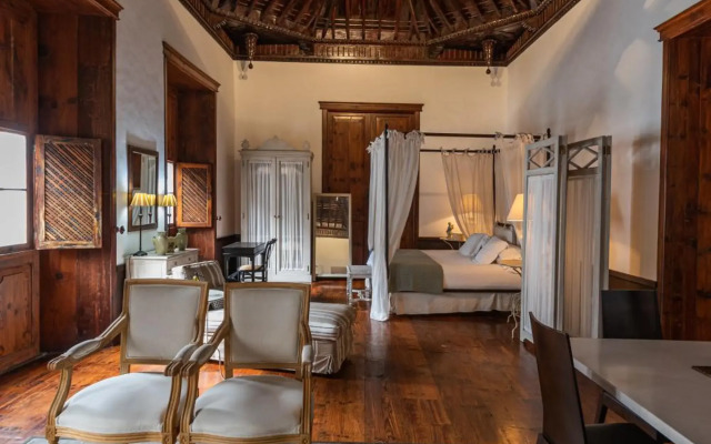 Isla Baja Suites