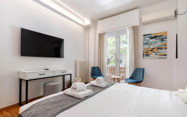 Viora Stunning Deluxe Studio in Athens