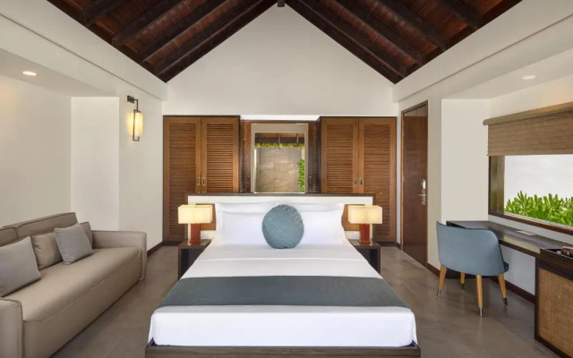 NOOE Maldives Kunaavashi Hotel