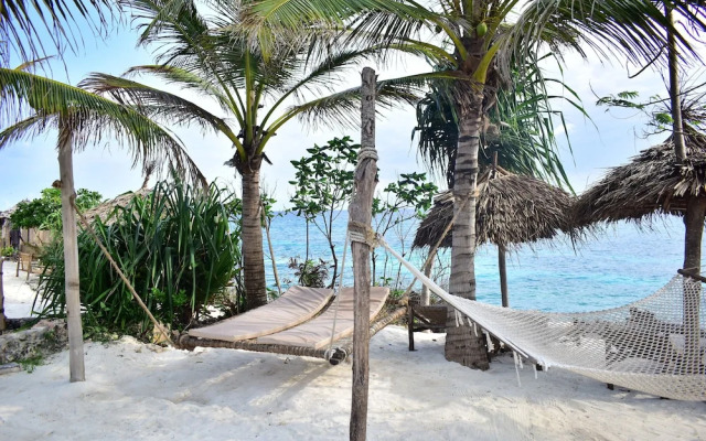 Kusini Beach Bungalows