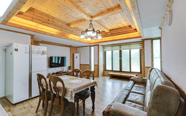 Gokseong Gicha Maeul Hill Pension