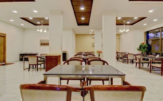 Capital O 40790 Hotel Triveni