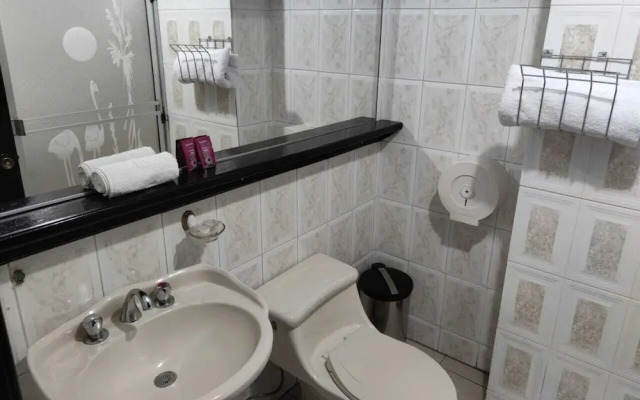 Val Hotel Santamaria Quito