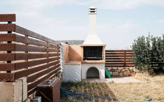 Attractive Villa in Latsimas With Garden and BBQ