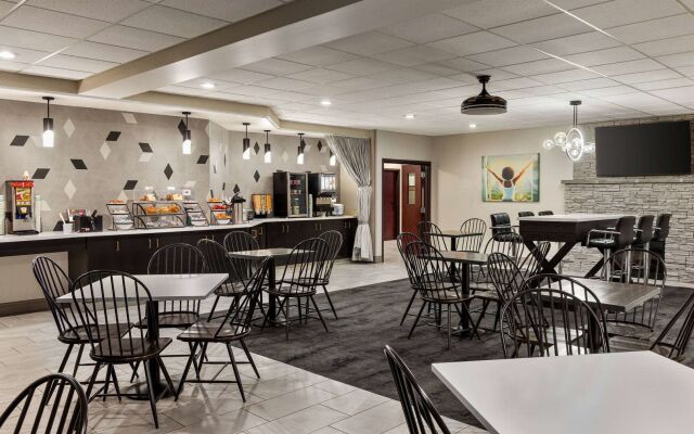 Comfort Suites Lake George