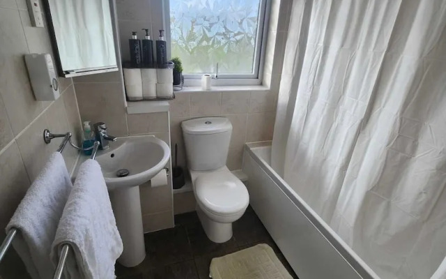 Home in Medway 3bedroom Free Sports Free Parking