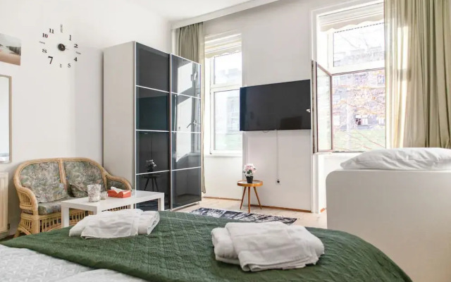 Comfortable 3BR Danube & Millenium Tower
